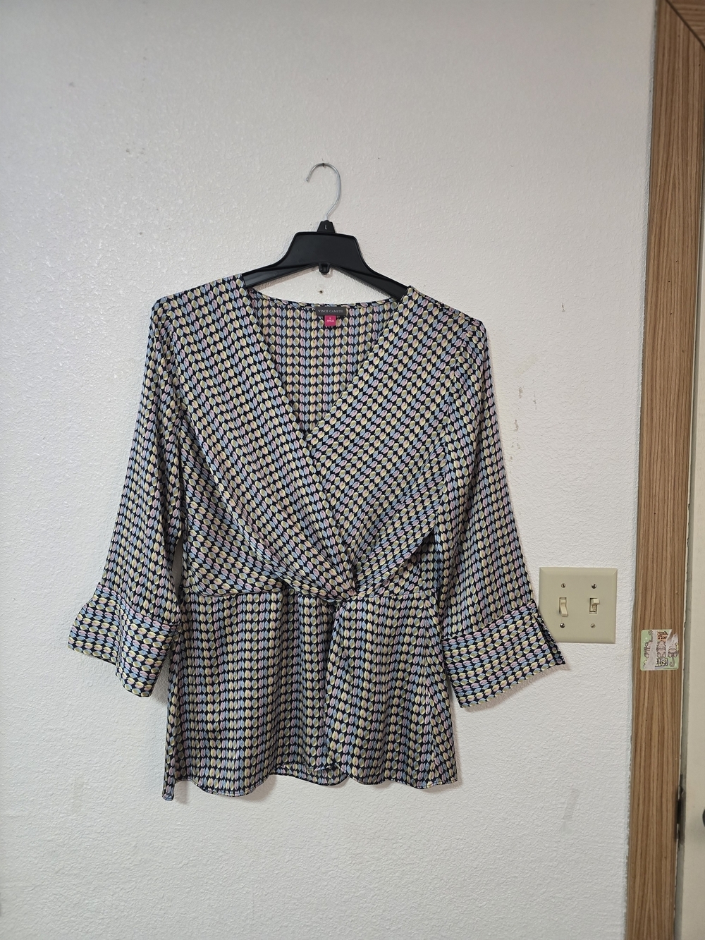 Vince Camuto Multicolor Geometric Twist-Front Blouse
